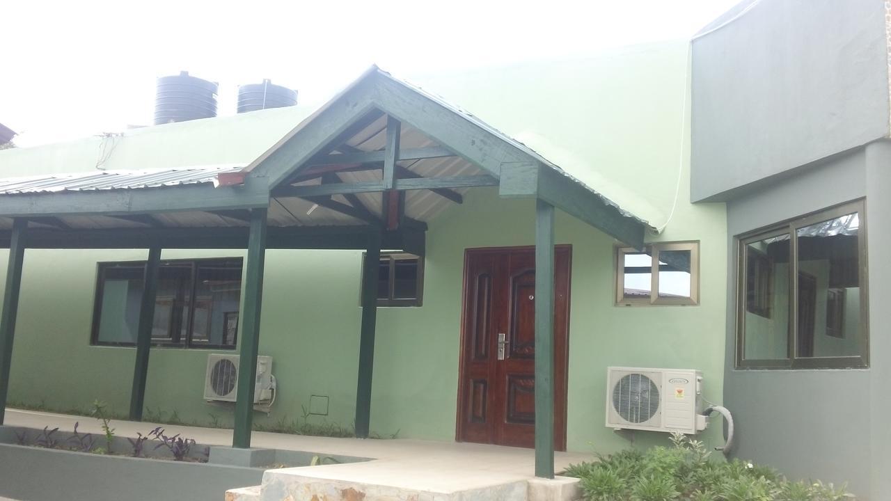 Mama Lee'S Lodge Yamoransa Bagian luar foto